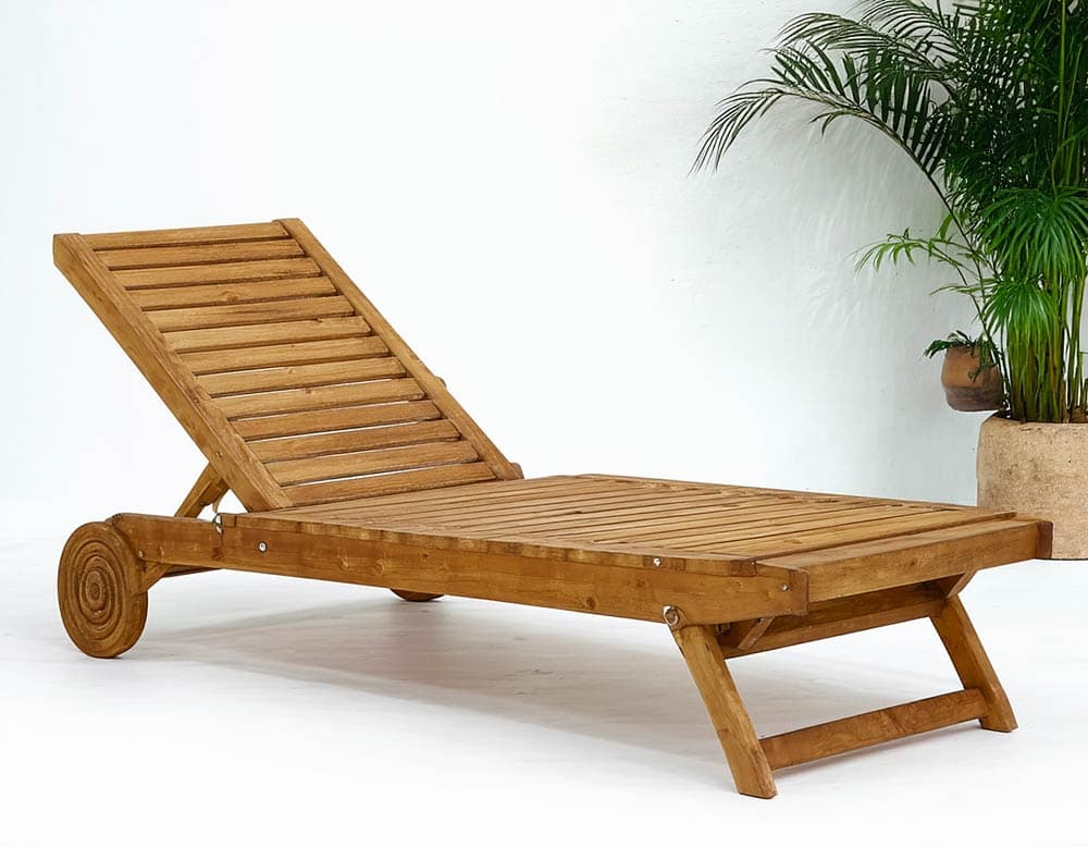 Schöne neue Gartenliege mit verstellbarem Rückenlehne aus Holz