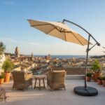 Kippbare Sonnenschirme mit kleinem Sockelfuß für beengte Dachterrassenflächen